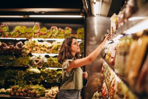 Courses en ligne vs supermarché : lequel économise plus