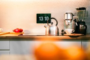 Krups ou Russell Hobbs : quelle petite cafetière choisir