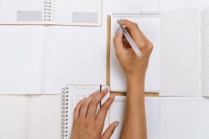 Tenir un carnet menus et courses pour économiser