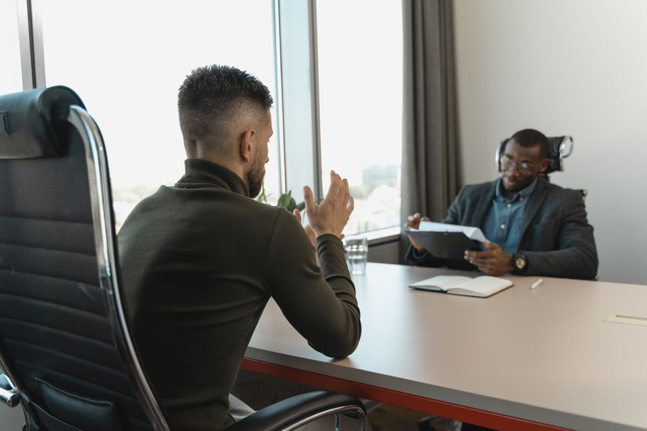 Préparer une reconversion professionnelle en France — guide