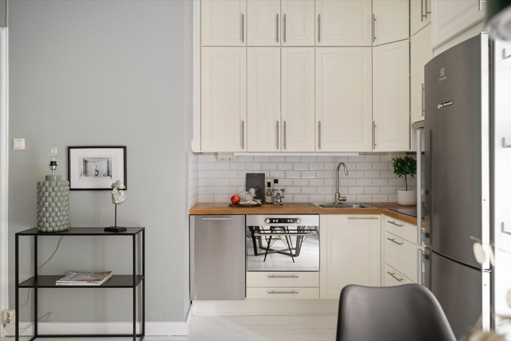 Cuisinella ou IKEA pour une cuisine compacte ?