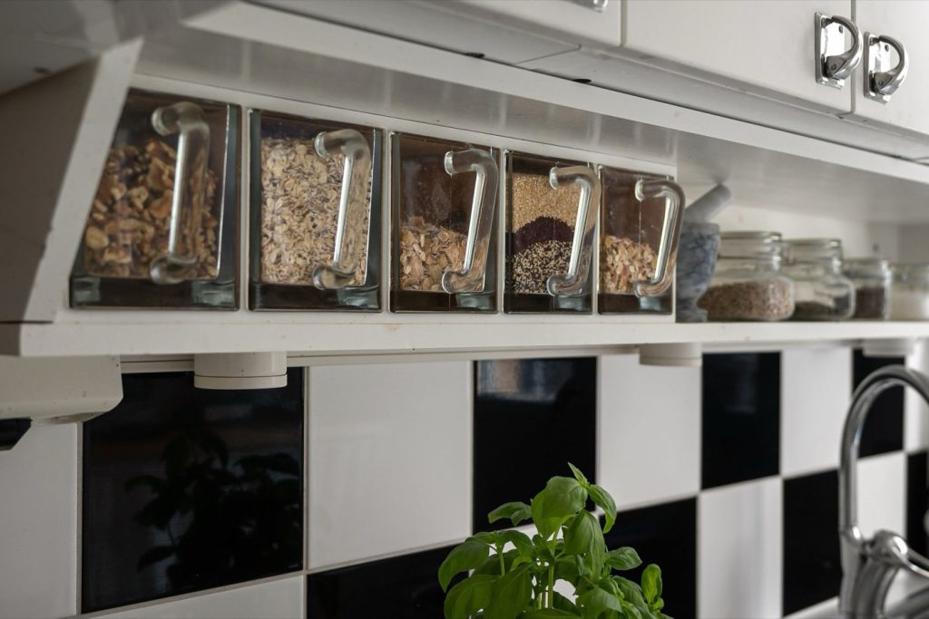 Rangement cuisine : astuces pour gagner de la place