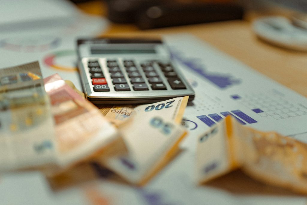 Économisez jusqu&rsquo;à 300€ : Pourquoi tant de Français ne changent pas de banque ?