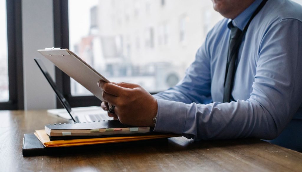 Courtier en crédit professionnel : ce que compare vraiment son taux