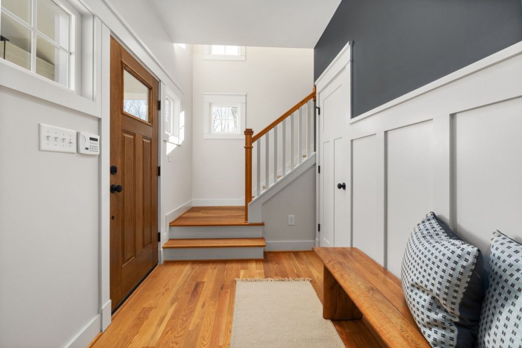 Optimiser l’espace d’une entrée étroite : les astuces qui changent tou