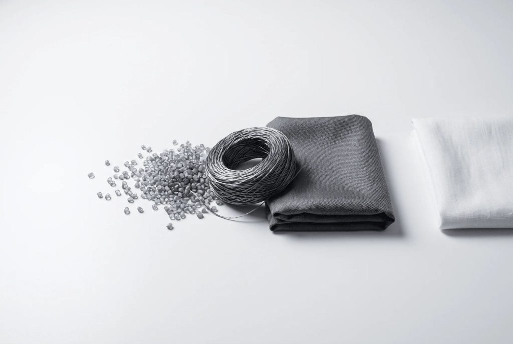 Polyester recyclé : pourquoi ERVERTE mise sur les fibres naturelles