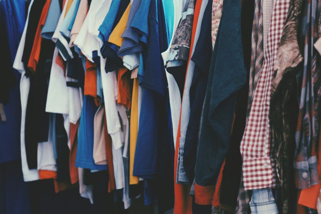 Vêtements éthiques : entre promesses et réalité, que choisir ?